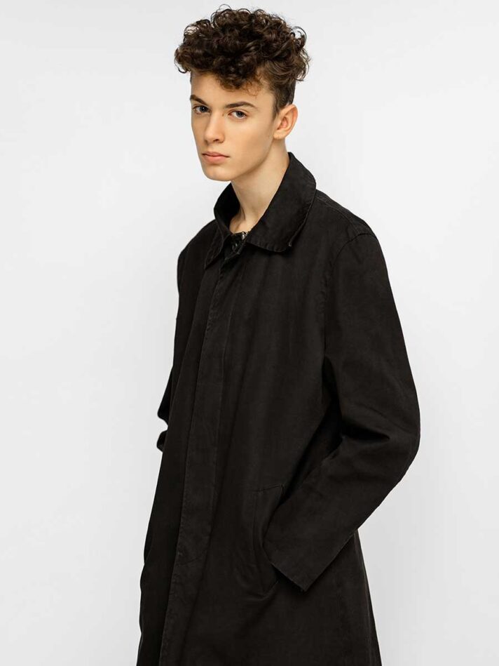 Overcoat in black